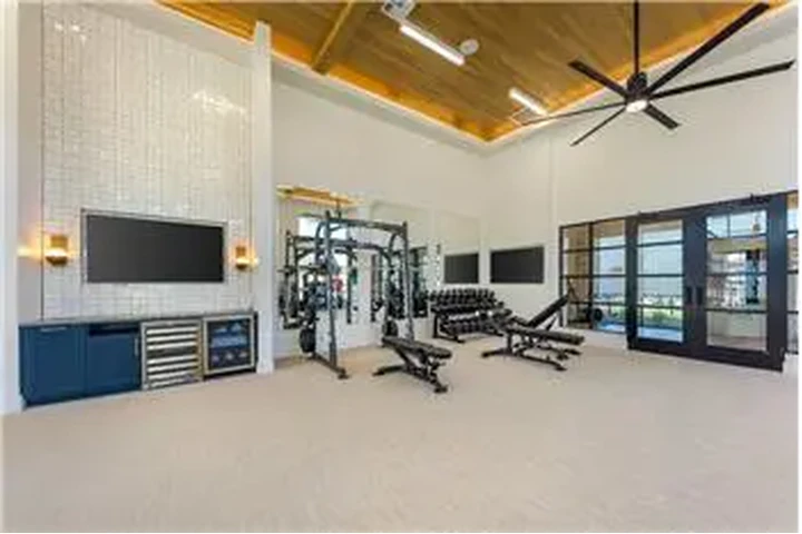 $1698 : Rental property with 1 bedro image 6