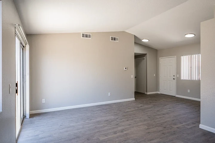 YUCAIPA, CERCA DE REDLANDS image 3