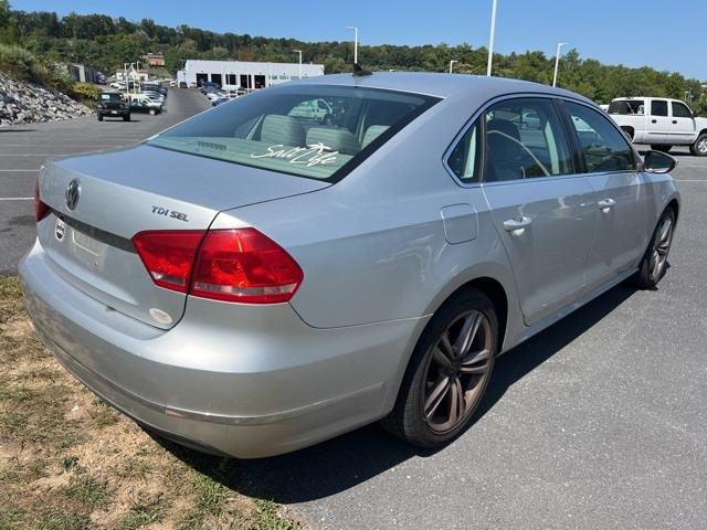 $9998 : PRE-OWNED 2012 VOLKSWAGEN PAS image 7