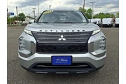 $17688 : Mitsubishi Outlander 2022 ES thumbnail