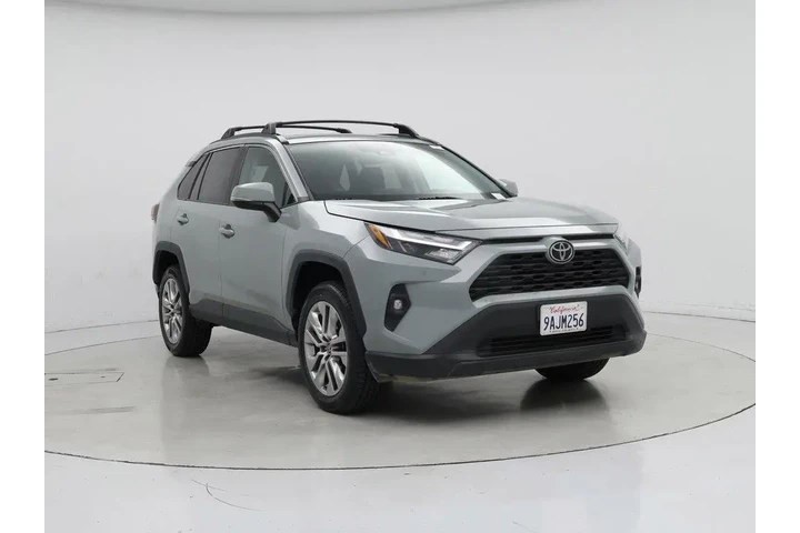 $30998 : Toyota RAV4 2022 AWD XLE Pre image 1