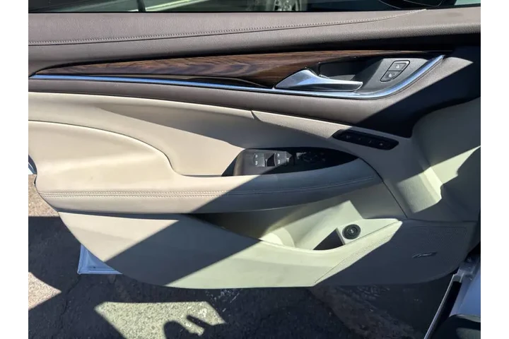 2017 LaCrosse Essence image 1