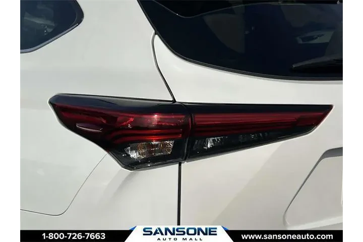 $37059 : Toyota Highlander 2022 AWD L image 9