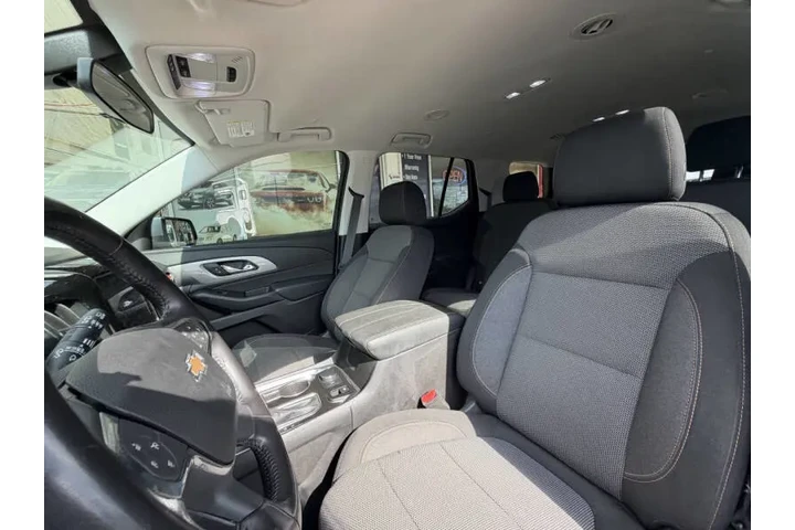 $16999 : 2019 Traverse LT Cloth image 10