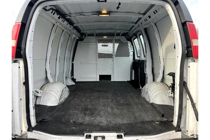 $14995 : 2013 Express 2500 Cargo image 4