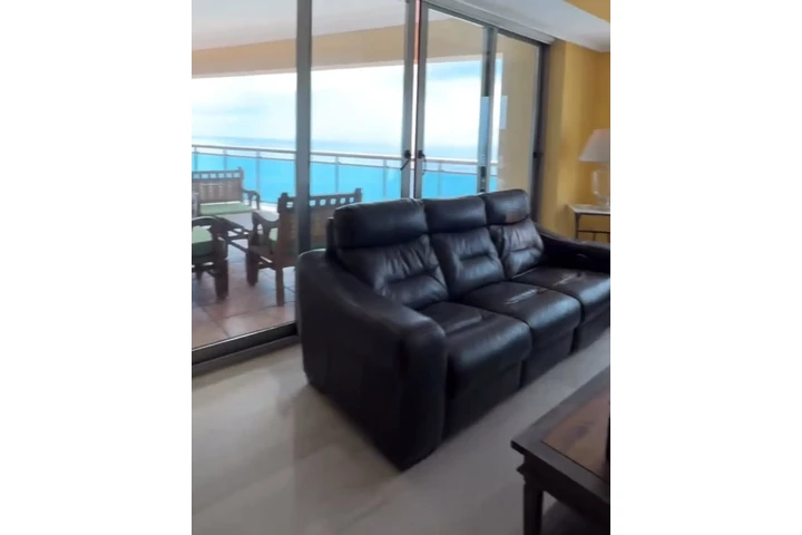 $4000 : Viva como un Rey, Vista al mar image 10