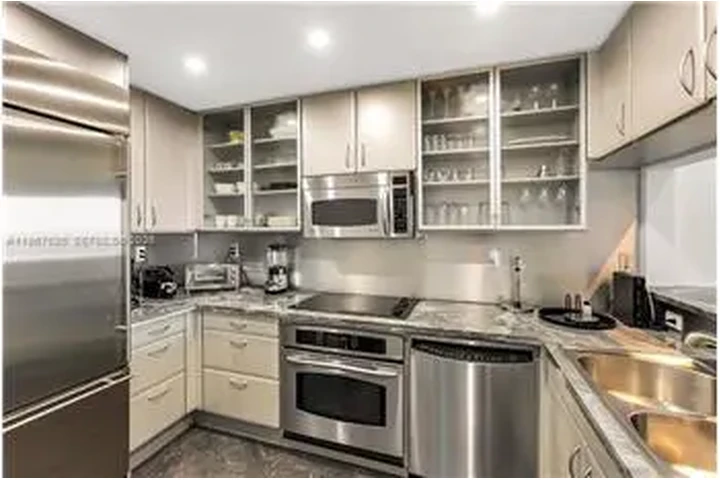 $8500 : Rental property with 2 bedro image 5