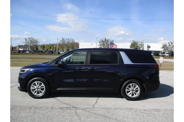 $28995 : Kia Carnival 2024 LX 4dr Min image 4