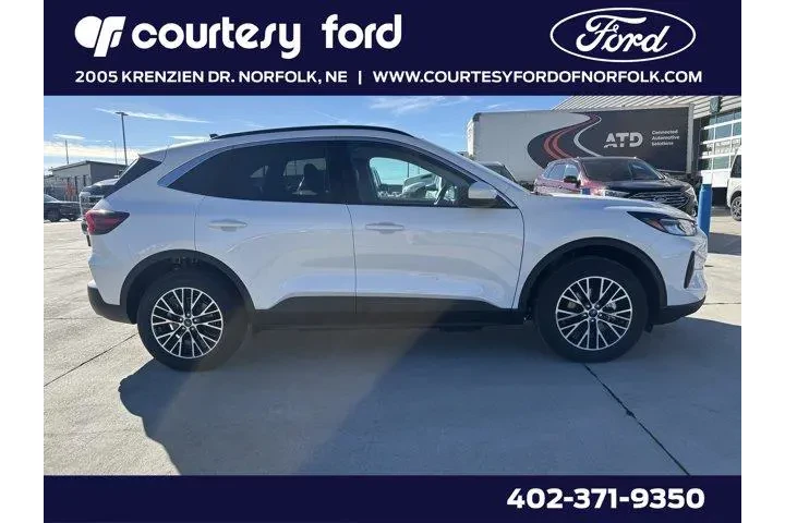 $35990 : Ford Escape Plug-In Hybrid 2 image 1