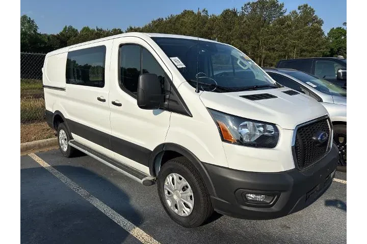 $38997 : Ford Transit 2025 250 3dr SW image 2