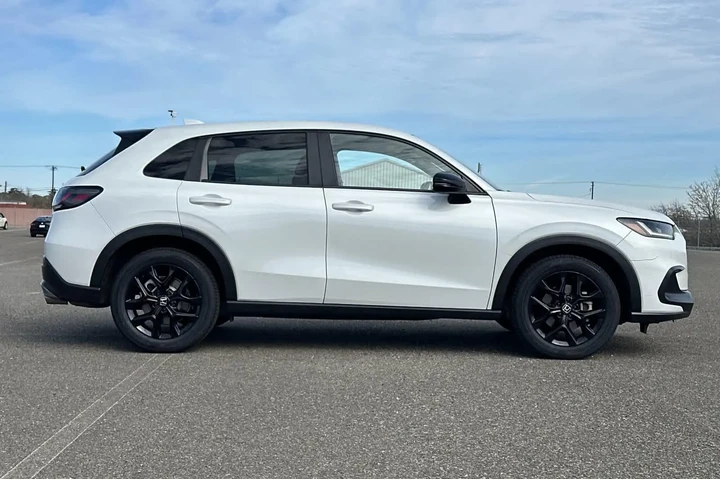 $24981 : Honda HR-V 2023 Sport 4dr Cr image 2