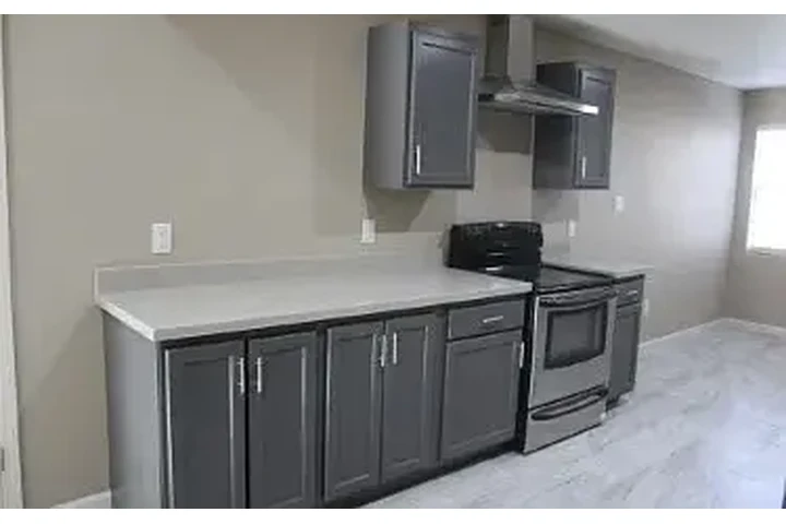 $1000 : HOUSE RENT AVAILABLE LAREDO TX image 7