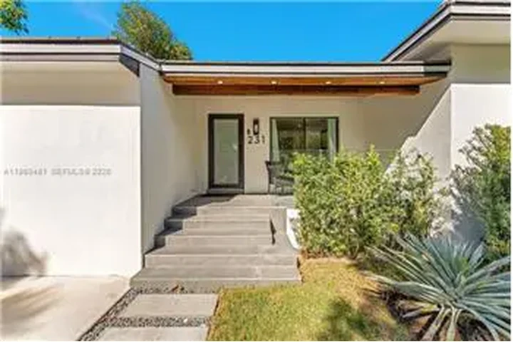 $7500 : Rental property with 3 bedro image 3