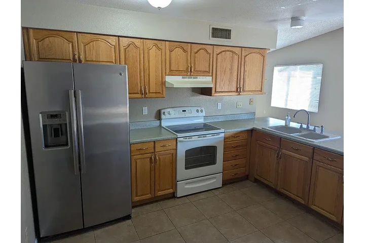 $1700 : Welcome to your future home! image 4