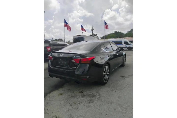 $10900 : 2020 Altima 2.0 Platinum image 4