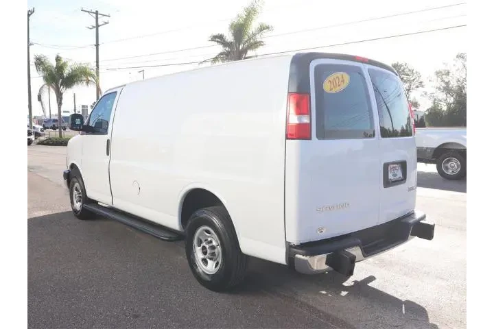 $29715 : GMC Savana 2024 2500 3dr Car image 9