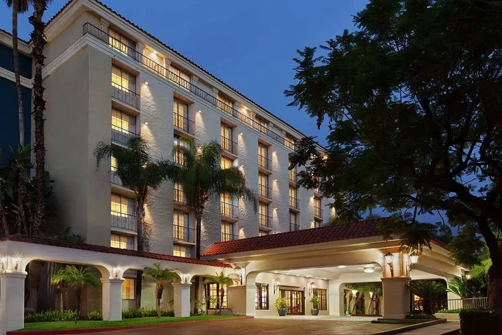 Embassy Suites Arcadia-Pasaden image 7