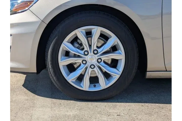 $16495 : Chevrolet Malibu 2023 LT 4dr image 10