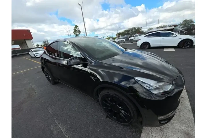 $29490 : Tesla Model Y 2023 AWD 4dr C image 4