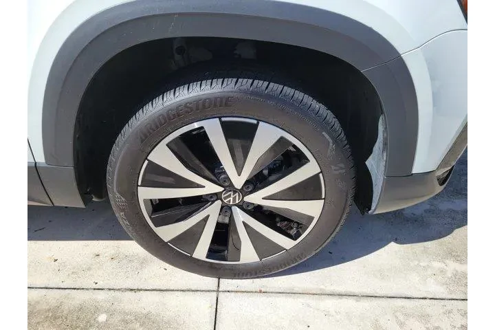 $21777 : Volkswagen Taos 2024 SE 4dr image 10