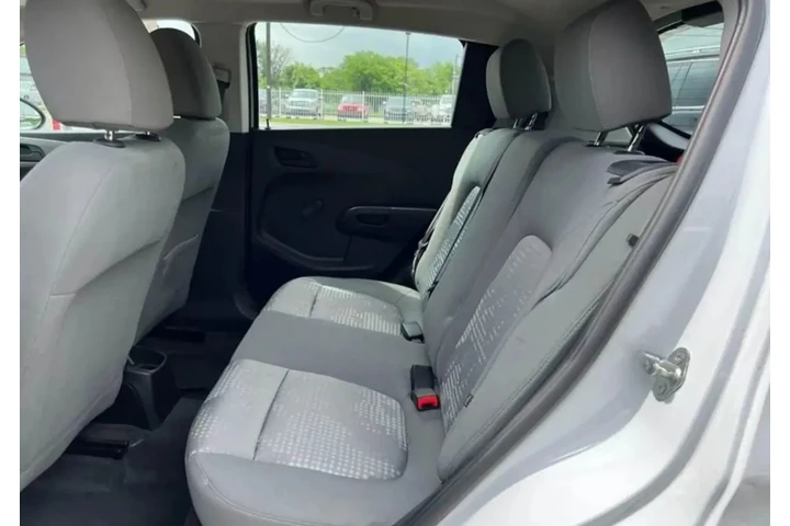 2017 CHEVROLET SONIC2017 CHEV image 9