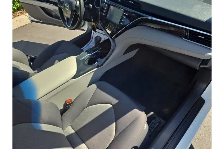 $15995 : Toyota Camry 2018 LE 4dr Sed image 9