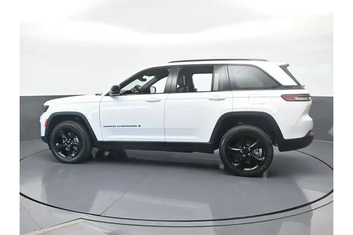 $33890 : Jeep Grand Cherokee 2025 4x2 image 3