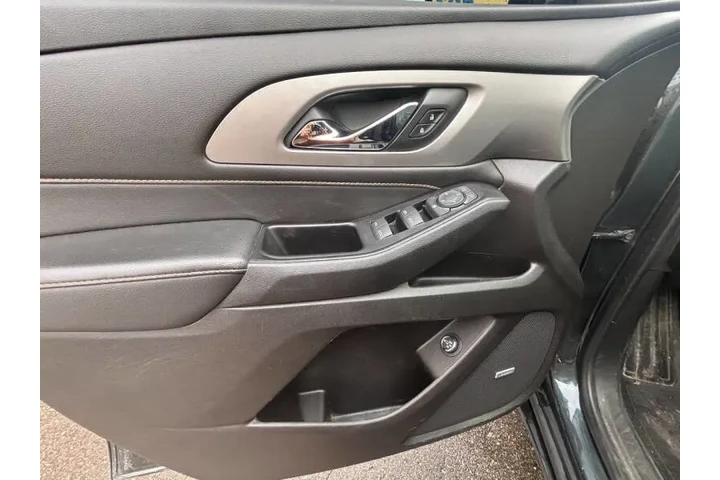 2019 Traverse RS image 10