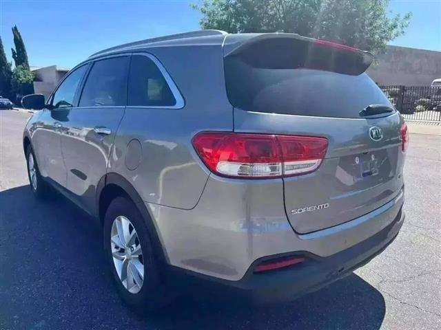 $12999 : 2017 KIA SORENTO image 6