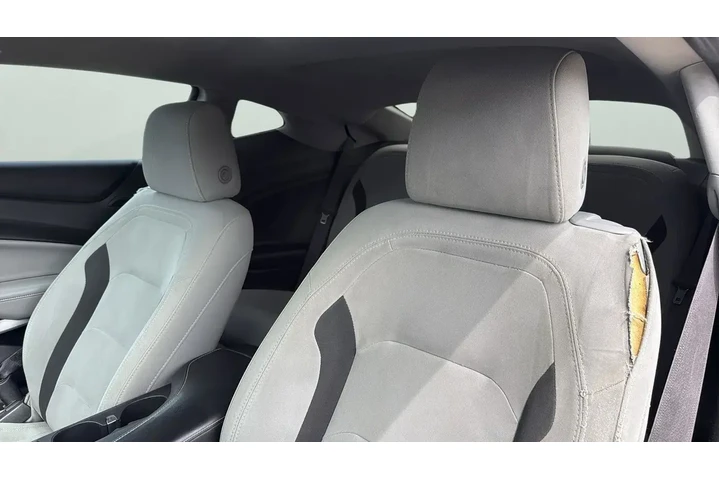 $12957 : Chevrolet Camaro 2017 LT 2dr image 9