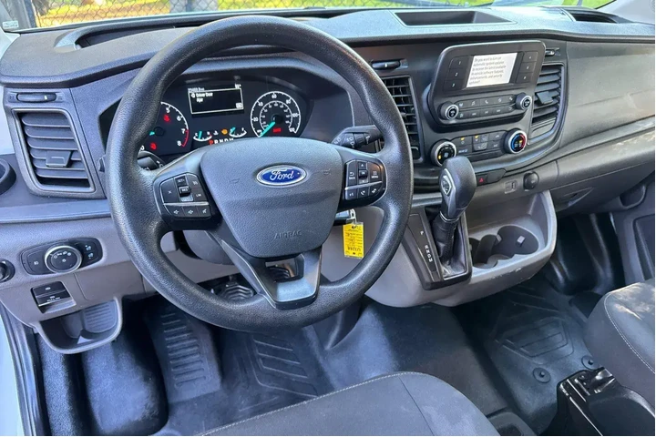 $31175 : Ford Transit 2023 250 3dr SW image 5