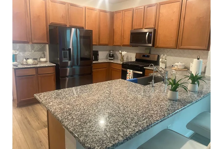 $700 : Nueva casa katy biles pagados image 6