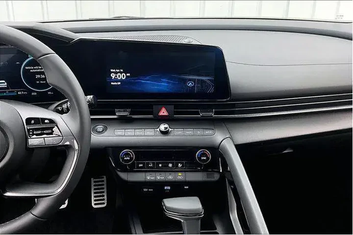 $28979 : Hyundai ELANTRA Hybrid 2025 image 7