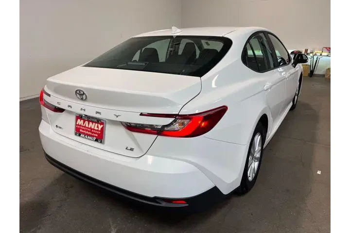 $26573 : Toyota Camry 2025 LE 4dr Sed image 3