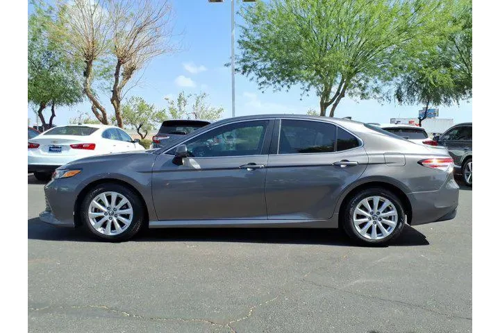 $17995 : Toyota Camry 2019 LE 4dr Sed image 2