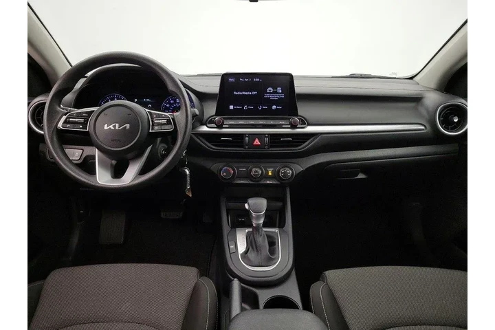 $19998 : Kia Forte 2024 LXS 4dr Sedan image 9