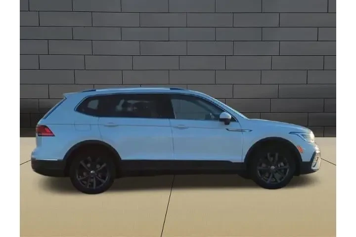 $19988 : Volkswagen Tiguan 2023 SE 4d image 9