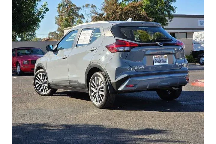 $17700 : Nissan Kicks 2023 SV 4dr Cro image 7