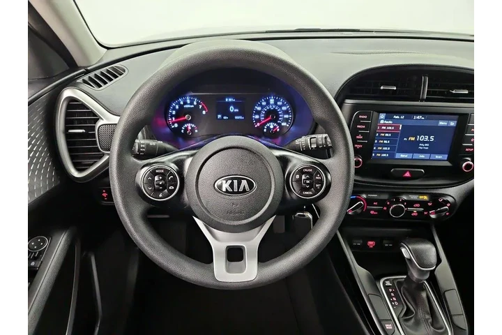 $11998 : Kia Soul 2020 LX 4dr Crossov image 10
