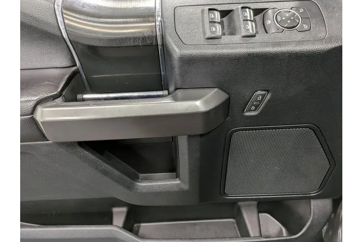 $22900 : Ford F-150 2018 4x4 XLT 4dr image 9