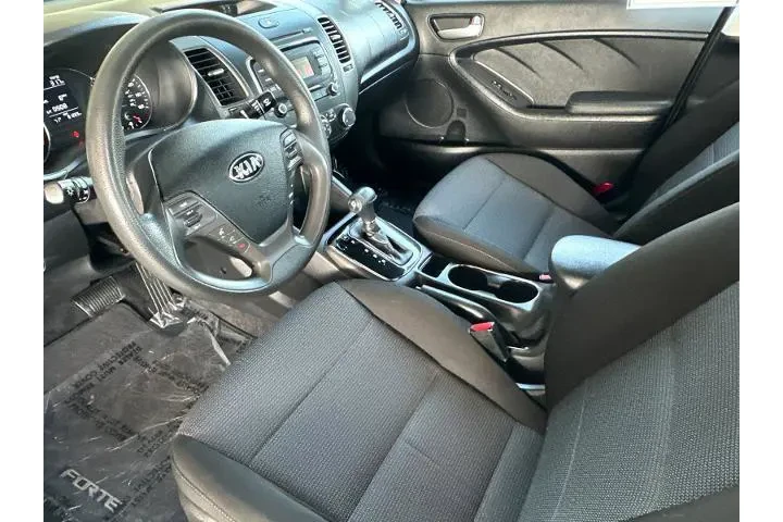 $11990 : Kia Forte 2017 LX 4dr Sedan image 9