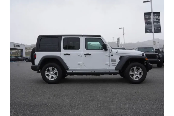 $25965 : Jeep Wrangler Unlimited 2020 image 3