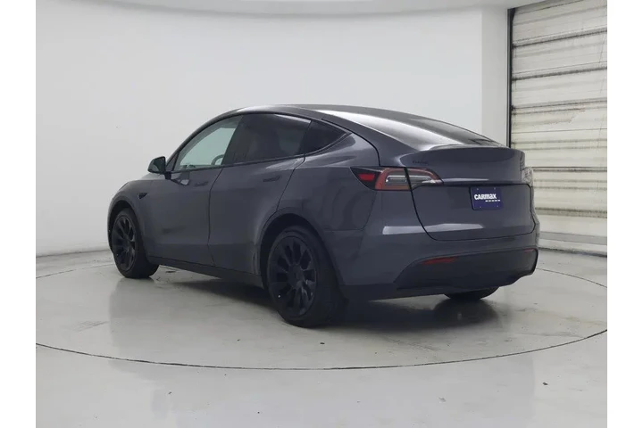 $31998 : Tesla Model Y 2022 AWD Long image 2