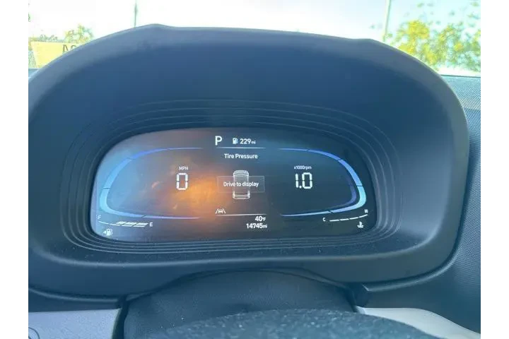 $19500 : Hyundai VENUE 2024 SEL 4dr C image 7