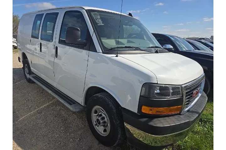 $29366 : GMC Savana 2024 2500 3dr Car image 4