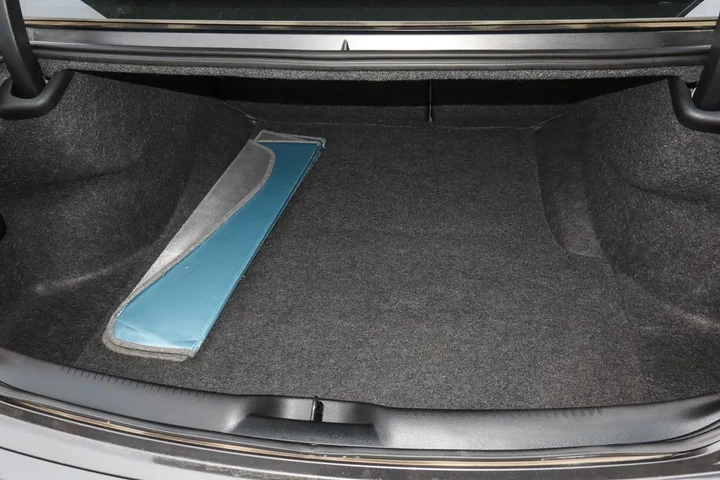 $11949 : 2019 300S RWD image 9