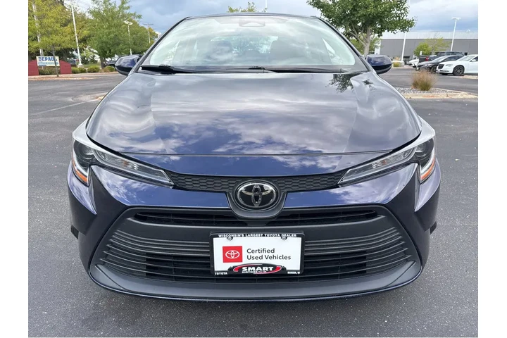 $21677 : Gold Certified2023 Corolla LE image 9