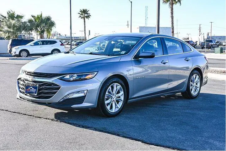 $17288 : Chevrolet Malibu 2023 LT 4dr image 3