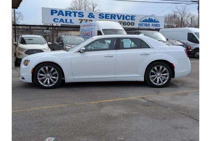 $16331 : Chrysler 300 2020 Limited 4d image 7