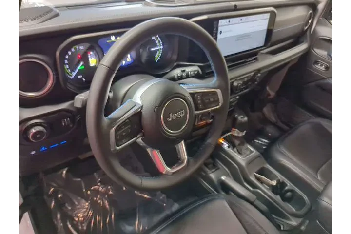 $39000 : Jeep Wrangler 2024 4x4 High image 8